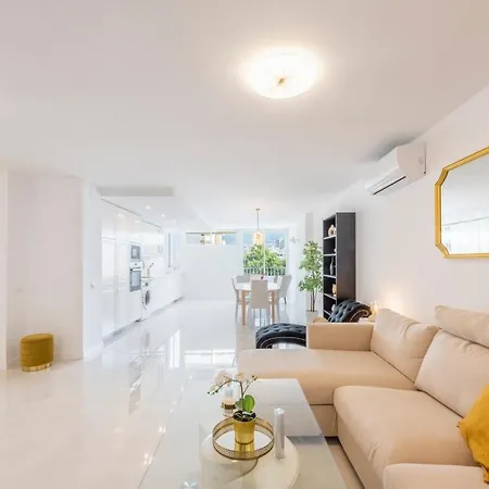 Front Line In Apartman *
