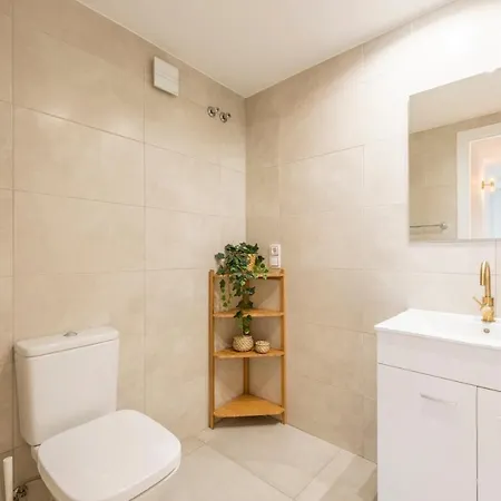 Front Line In Apartman