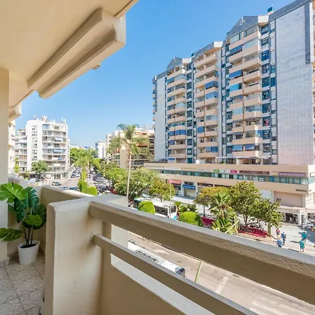 Apartament Front Line In *